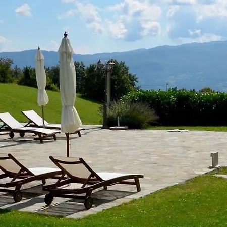 Casale Sambuceto Bed & Breakfast
