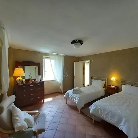 Casale Sambuceto Bed & Breakfast
